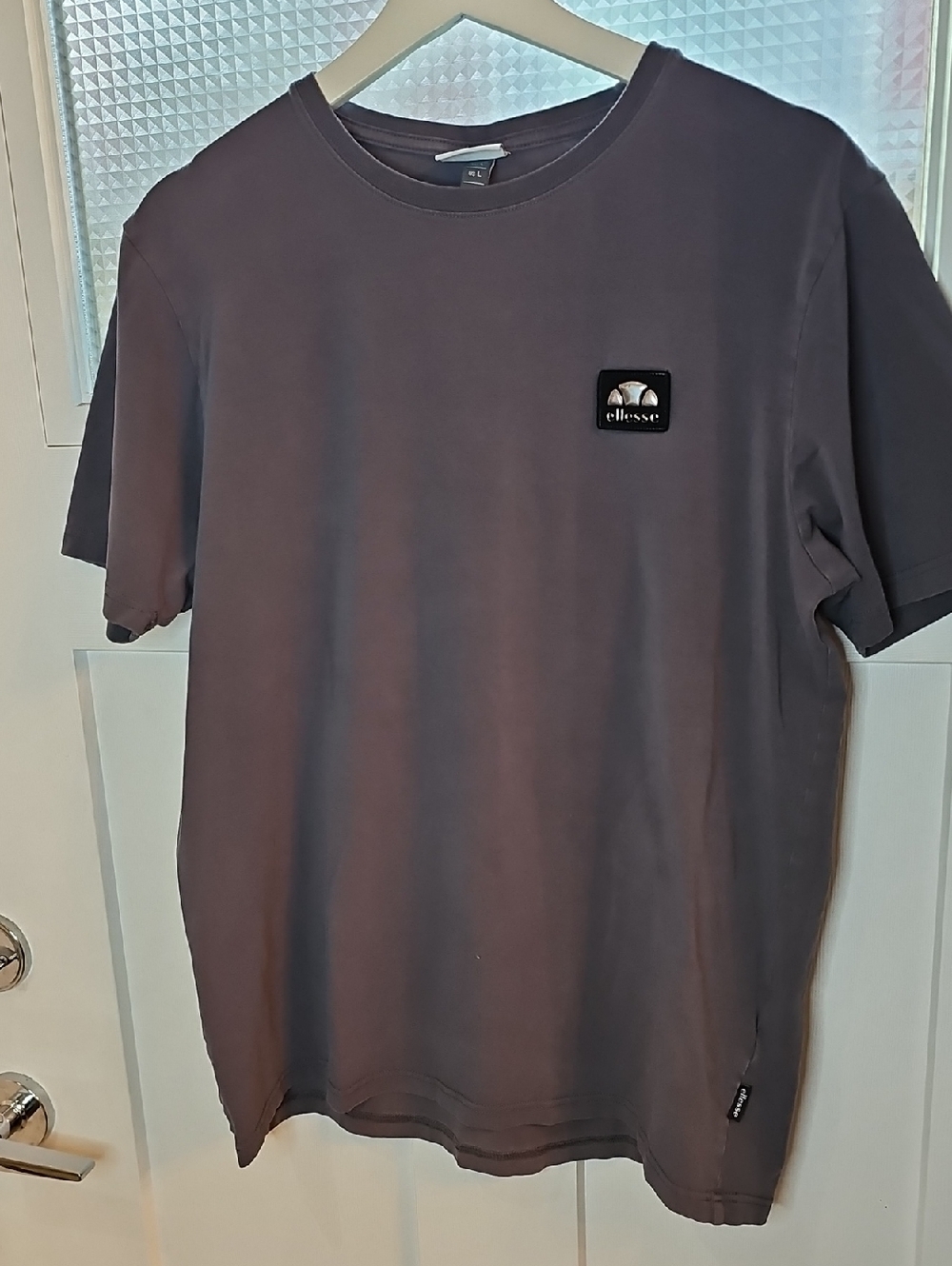 Ellesse Short Sleeve Crew Tee in Charcoal Gray
